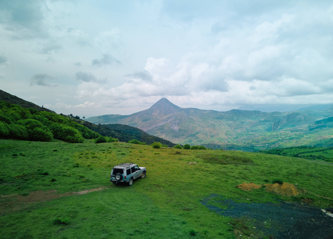 Jeep safari in the Valamara mountains with a Polish-speaking guide